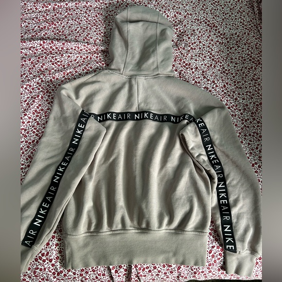 Nike hoodie - Picture 3 of 3